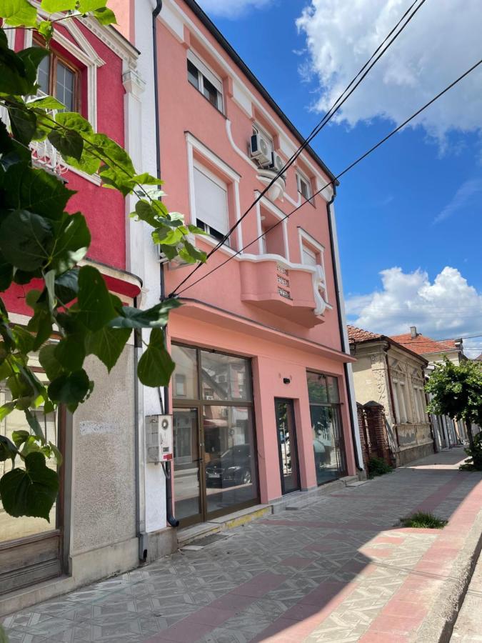 Pink House Apartments Jagodina Exterior photo